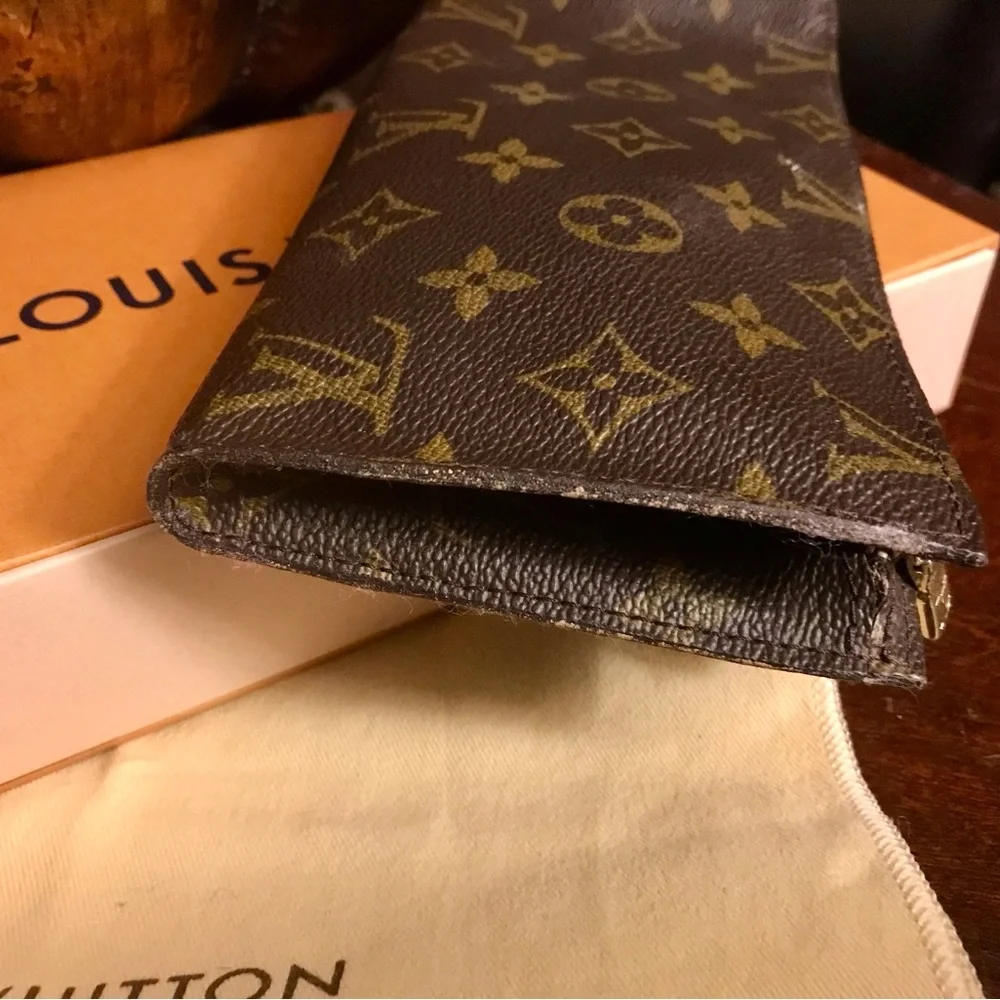 🤗 SOLD 👏🏻👏🏻👏🏻 Louis Vuitton Trousse Wristlet Pouch - Picture 7 of 13